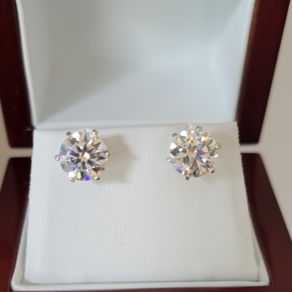 New 4ct Beautiful Moissanite Diamonds Stud Earrings - Picture 6 of 11